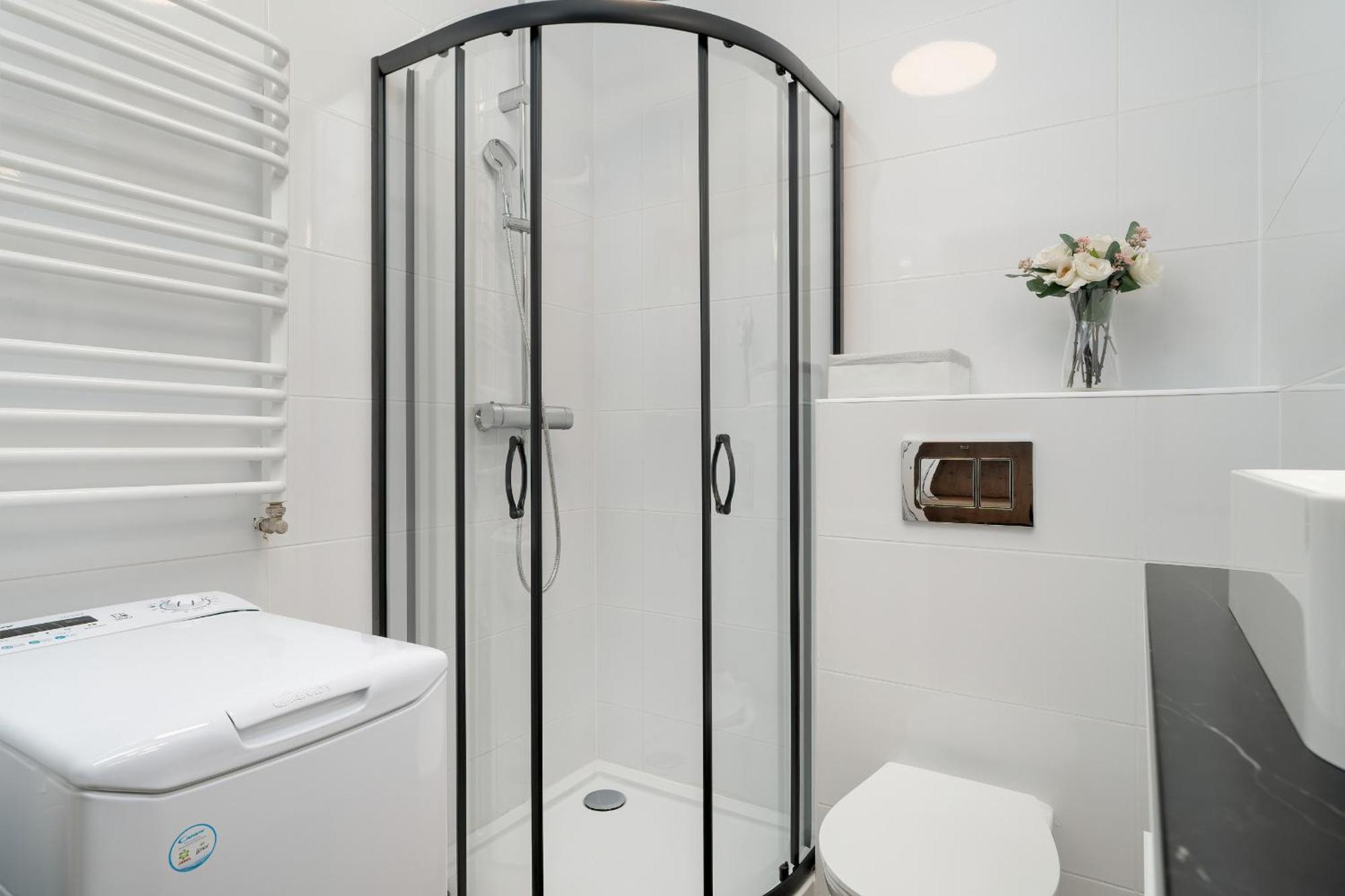 Jasny & Elegancki Apartament Typu Studio Z Tarasem By Renters * Poznan